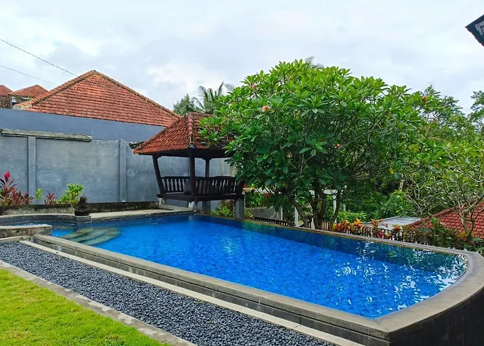 Malathi Cozy Wooden House - Garden Pool View ウブド