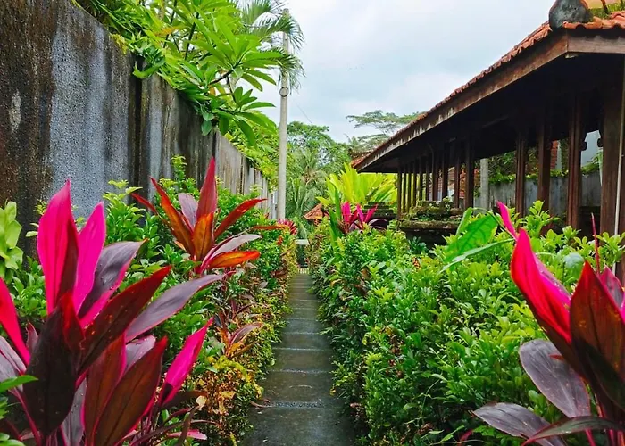 Malathi Cozy Wooden House - Garden Pool View ヴィラ