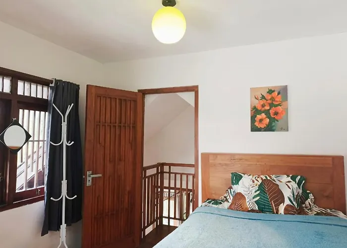 Malathi Cozy Wooden House - Garden Pool View ヴィラ
