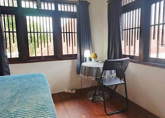 Malathi Cozy Wooden House - Garden Pool View ウブド