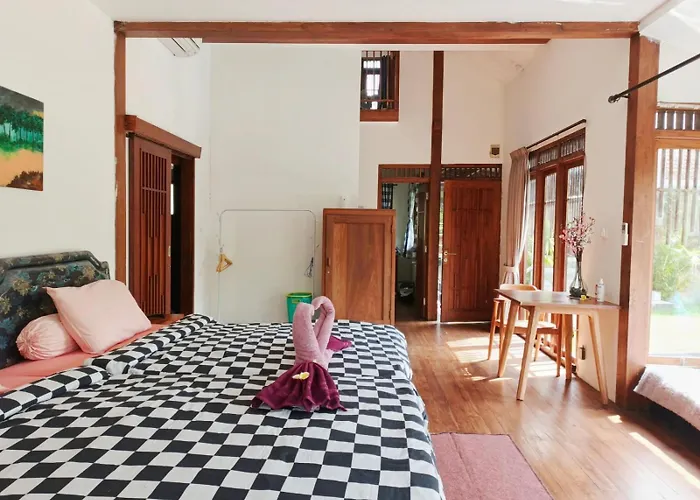 ヴィラ Malathi Cozy Wooden House - Garden Pool View