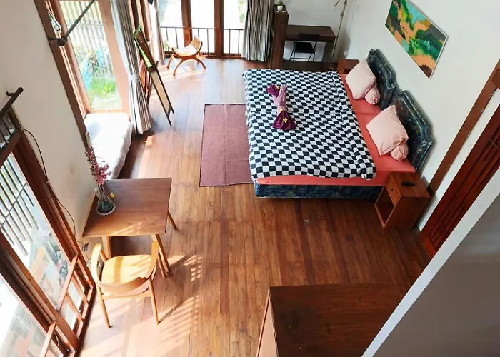 Malathi Cozy Wooden House - Garden Pool View * ウブド